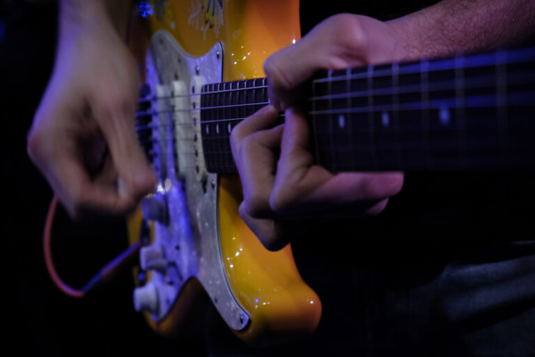 Žlutý stratocaster